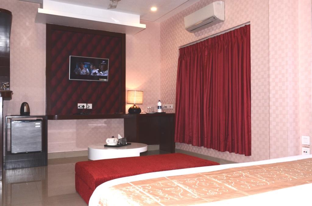 The Circle Club Inn Kolkata Exterior photo